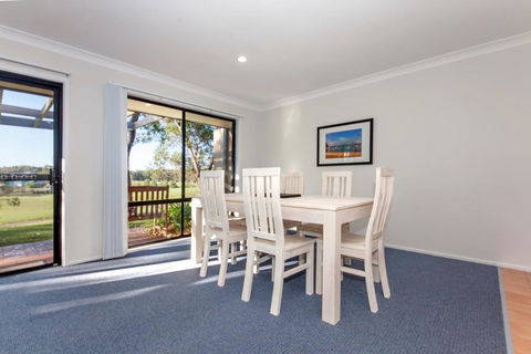 Horizons Golf Club, Villa 126 - Accommodation Fremantle 3
