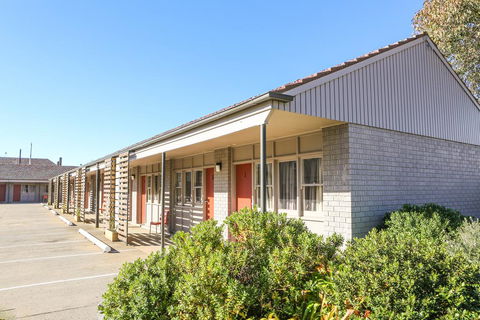Hotel Canobolas Motel And Units - Accommodation Fremantle 0