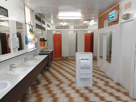 Jacaranda Holiday Park - Accommodation Fremantle 1