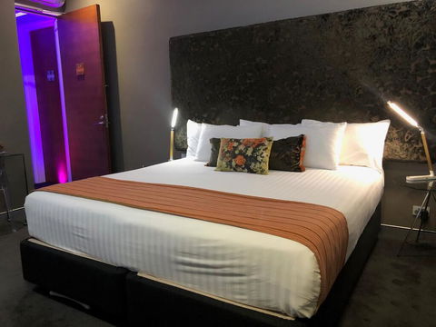 Junction Hotel - Accommodation Fremantle 2