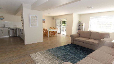 Kanandah 5 - By The Lake! - Accommodation Fremantle 1