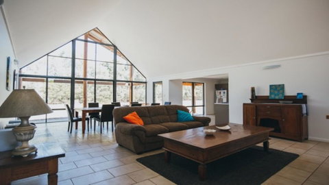 Kangaroo Retreat - Accommodation Fremantle 0