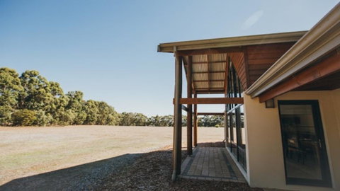 Kangaroo Retreat - Accommodation Fremantle 1