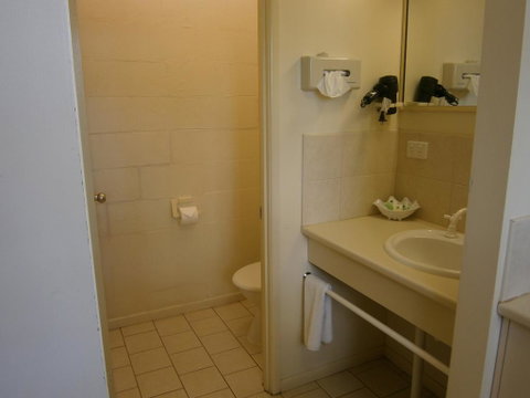 Kellys Motel Oakey - Accommodation Fremantle 3