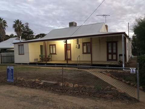 King Of The Cross - Work, Holiday Or Stop Overs - Accommodation Fremantle 0