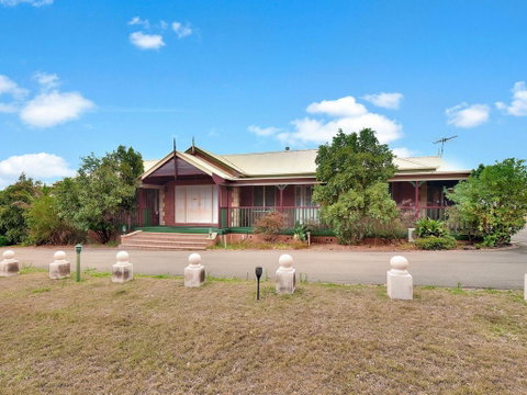 King Retreat Estate - You Can Honestly Walk To Bimbadgen And Hope Estate Concerts - Accommodation Fremantle 0