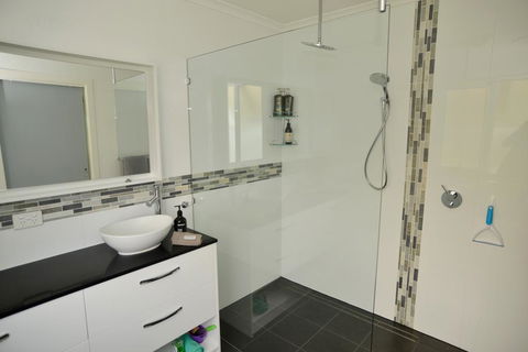 Kinsellas Water Views - Accommodation Fremantle 1