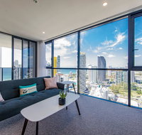 KOZYGURU BROADBEACH AMAZING VIEW 2 BED APT  FREE PARKING WALK TO BEACH QBR004 - Accommodation Fremantle