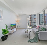KOZYGURU MASCOT WALK TO STATION MODERN DESIGNER 2 BED APT FREE PARKING NMA260-312 - Accommodation Fremantle