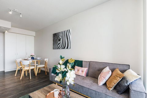 KOZYGURU SOUTH BRISBANE FUNKY 1 BED APT FREE PARKING QSB027-1810 - Accommodation Fremantle 1