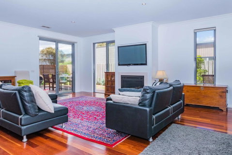 Lahinch Mews - Family Bookings Only - Accommodation Fremantle 2