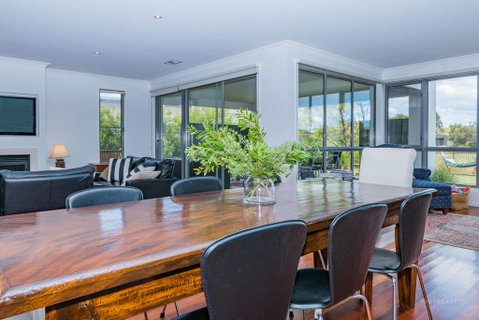 Lahinch Mews - Family Bookings Only - Accommodation Fremantle 3