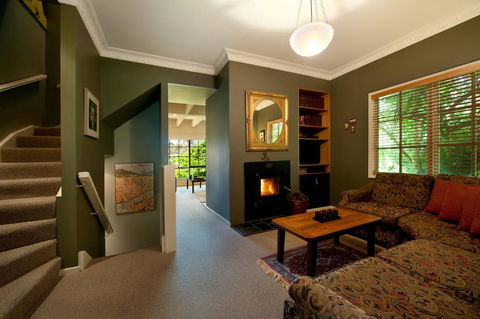 Lake Cottage - Accommodation Fremantle 1