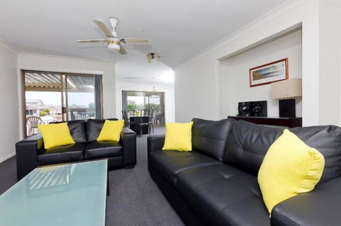 LAKE HOUSE ON ELOUERA - Accommodation Fremantle 2