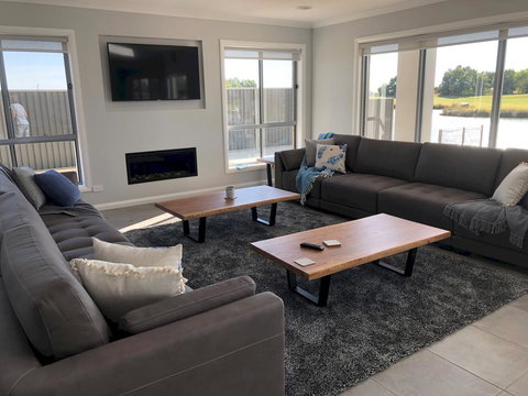 Lake Resort On Black Bull - Accommodation Fremantle 3