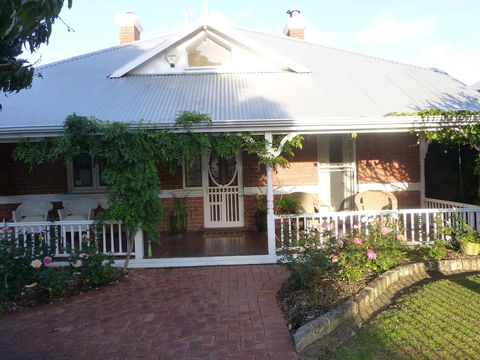 Lakeside Bed & Breakfast - Accommodation Fremantle 3