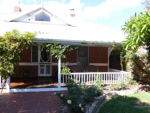 Lakeside Bed & Breakfast - Accommodation Fremantle 1