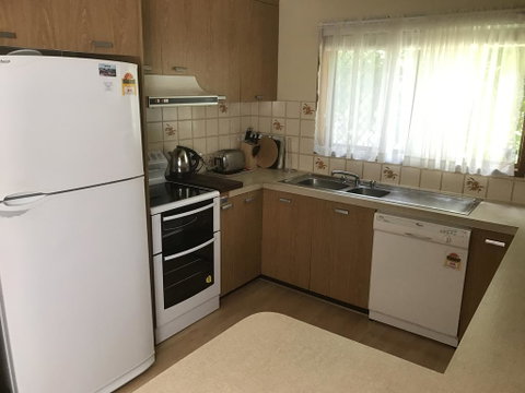 Lakeside Chalet & Studio - Accommodation Fremantle 0