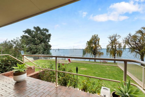Lakeside Landing - Waterfront - Accommodation Fremantle 2