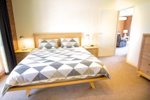 Lakeview - Accommodation Fremantle 2