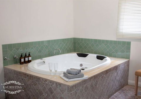 Lauristina Spa Cottage - Accommodation Fremantle 2
