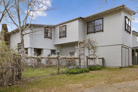 Le Chateau - Centrally Located - Accommodation Fremantle 2