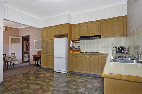 Le Chateau - Centrally Located - Accommodation Fremantle 1