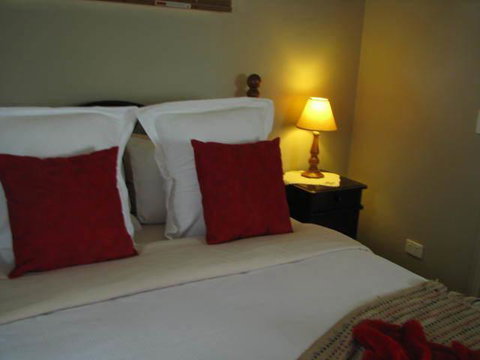 Leafield Cottages - Accommodation Fremantle 2