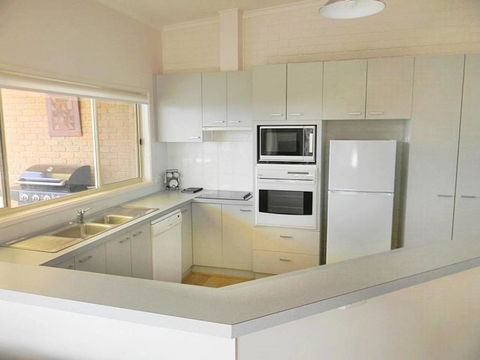 LIFE'S A BEACH - Accommodation Fremantle 3