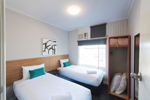 Links Hotel - Accommodation Fremantle 0