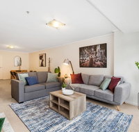 Luxe 2-Bed Apartment with River Views Near Casino - Accommodation Fremantle