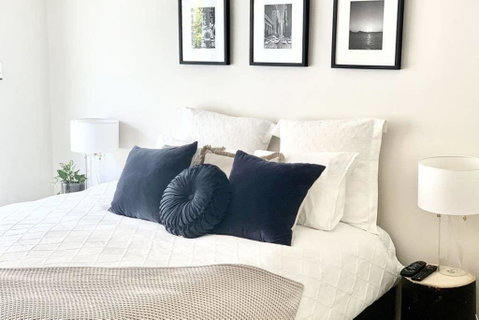 Luxurious Beach Front Apartment In 'The Pacific' - Accommodation Fremantle 1