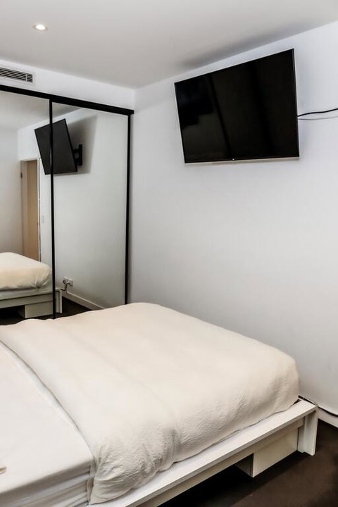 Luxurious Getaway Apartment - Accommodation Fremantle 3