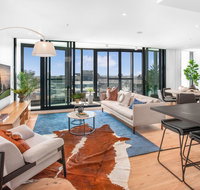 Luxury 3-Bed Apartment Near Valley Shops and Bars - Accommodation Fremantle