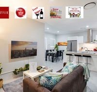 LUXURY HOUSE 10 MIN FROM BEACH WIFINETFLIX SLEEP 9 - Accommodation Fremantle