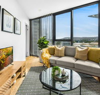 Luxury Inner-city Pad with Pool Gym and Sauna - Accommodation Fremantle