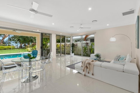 Luxury Living On The Beachfront - Accommodation Fremantle 3