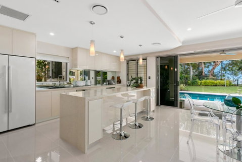 Luxury Living On The Beachfront - Accommodation Fremantle 2