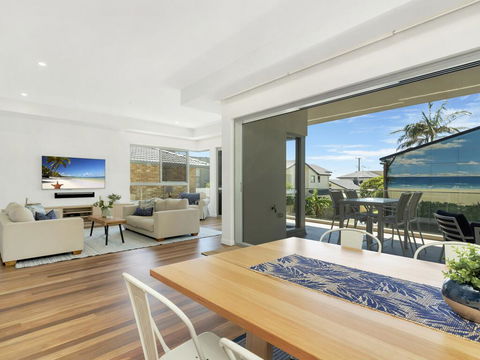Luxury On Currumbin Beach - Accommodation Fremantle 0