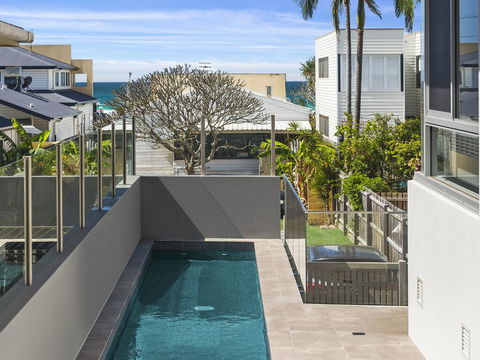 Luxury On Currumbin Beach - Accommodation Fremantle 3