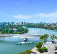 Luxury River City Views with Pool Gym Cafe WiFi Hospital - Accommodation Fremantle