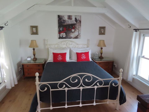 Maison De May Boutique Bed & Breakfast - Accommodation Fremantle 0