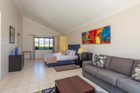 Mandalay Villas - Villa 1 - Accommodation Fremantle 1