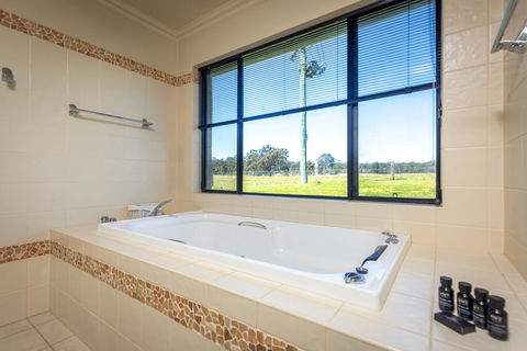 Mandalay Villas - Villa 1 - Accommodation Fremantle 3