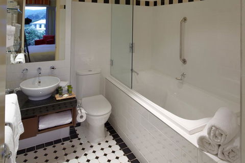 Mantra Lorne - Accommodation Fremantle 2