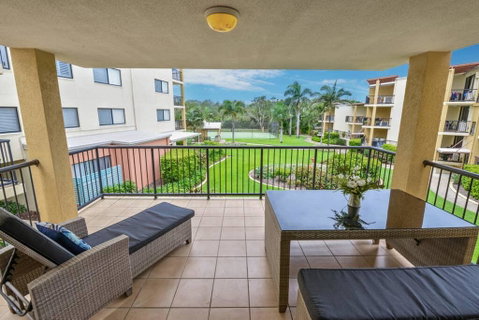 Marcoola Beachfront 3BR -Pool-100m To The Beach. - Accommodation Fremantle 2