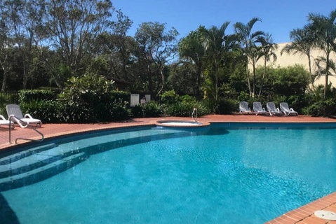 Marcoola Beachfront 3BR -Pool-100m To The Beach. - Accommodation Fremantle 3