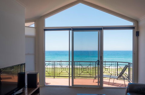 Meridian Beachside Apartments - Accommodation Fremantle 0