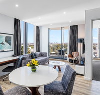 Meriton Suites Mascot Central - Accommodation Fremantle