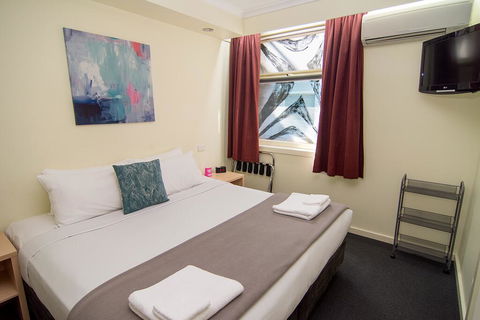 Miami Hotel Melbourne - Accommodation Fremantle 1